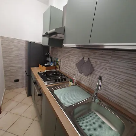 Gioia House Bilocale 4 Posti Letto 10 Min Dal Mare Appartement *