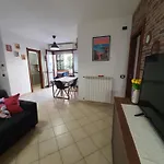 Gioia House Bilocale 4 Posti Letto 10 Min Dal Mare דירה *